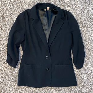 Black cropped sleep blazer